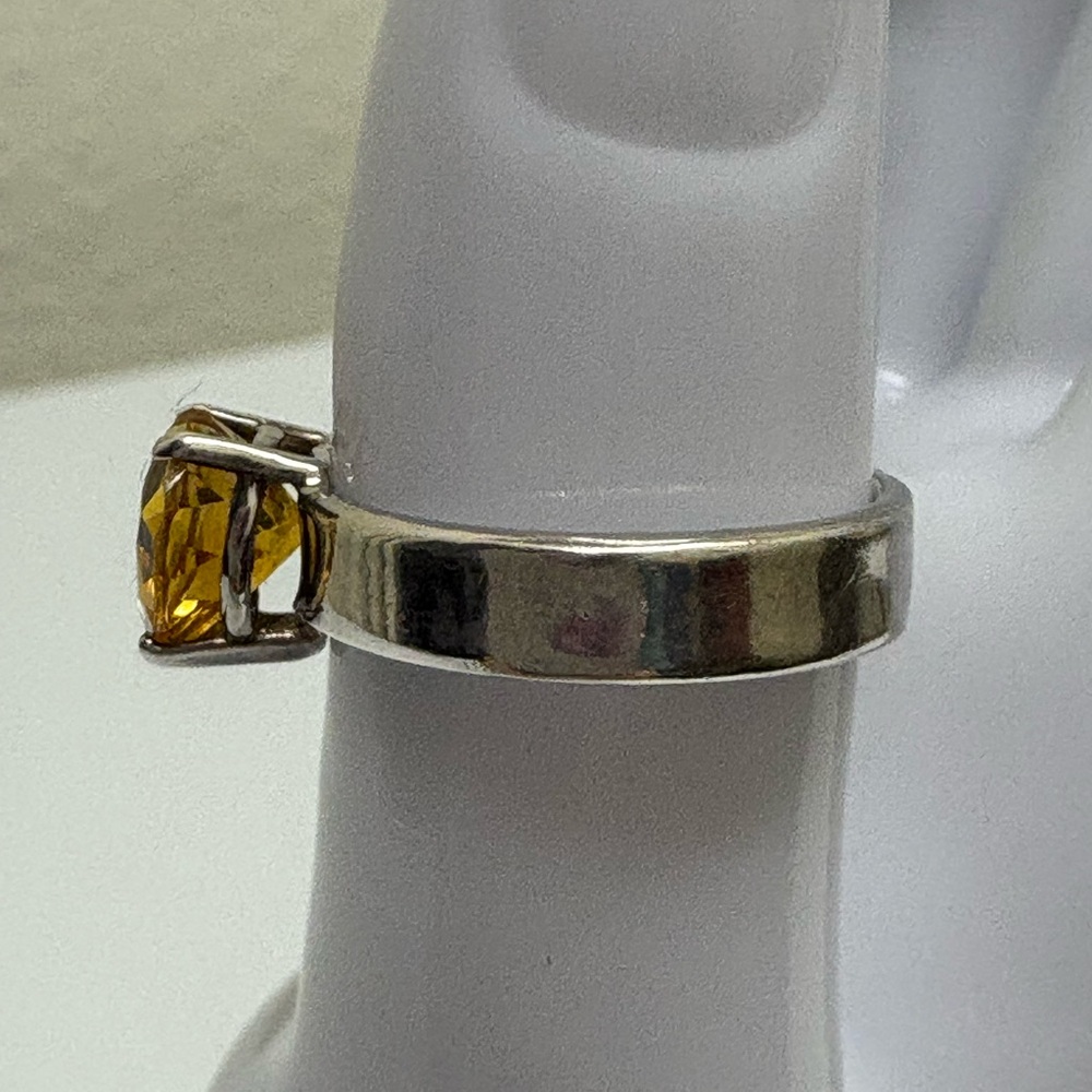 Artisan Mandarin Garnet Heart Shaped Silver Ring - Picture 3 of 8